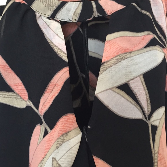 Banana Republic Leaf Print Top - Picture 3 of 6